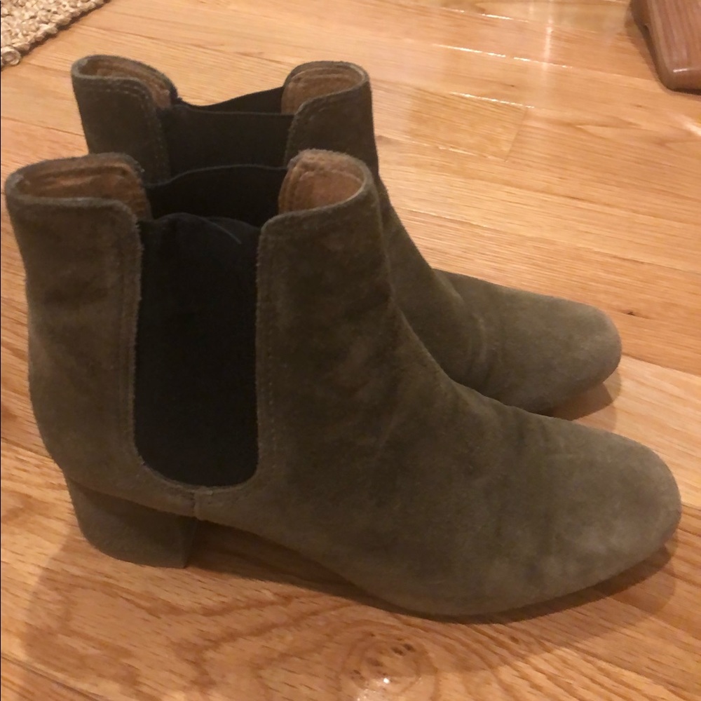Madewell Gusset Chelsea boots
